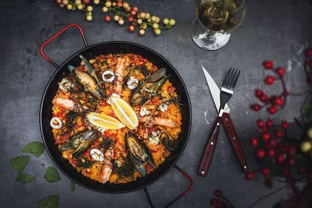 Cazuela de mariscos_Unsplash/Ting Tian