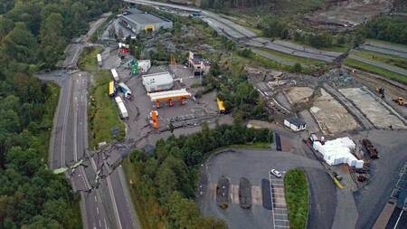 Impresionante hundimiento de una autopista en Suecia. Foto: X.