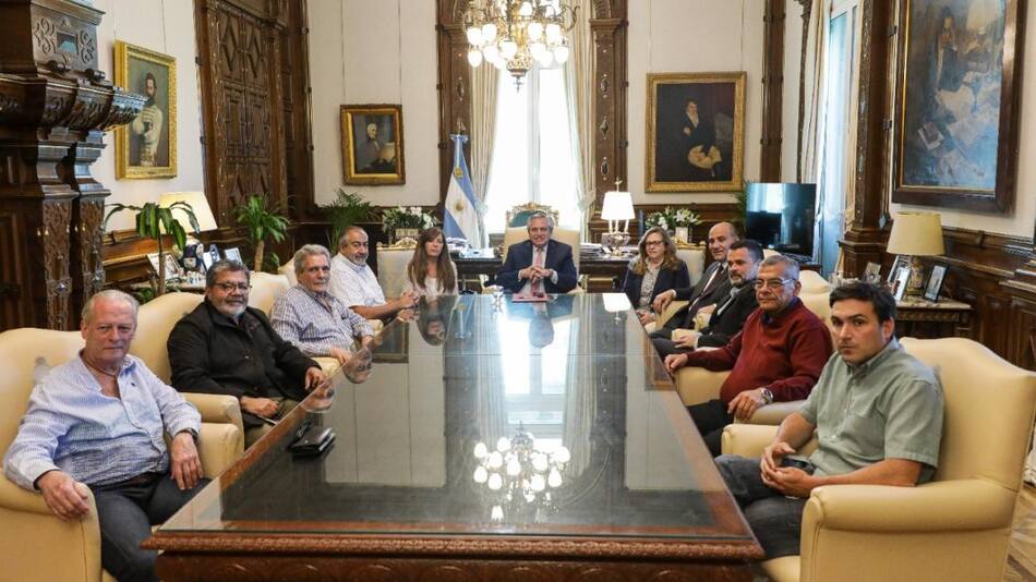 Reunión de Alberto Fernández con la CGT y movimientos sociales