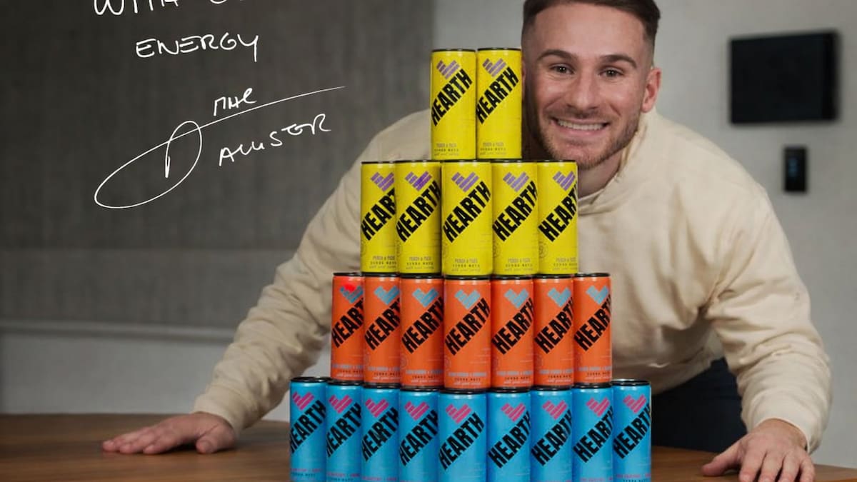 Alexis Mac Allister es copropietario y embajador de Hearth, una marca de bebidas energizantes elaboradas con extracto de yerba mate.