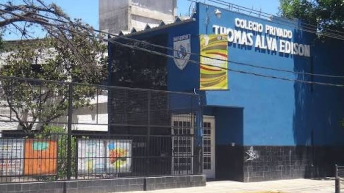 Alteraban fotos de sus compañeras con IA, las difundían en el colegio y las familias de las alumnas piden justicia: “No puede confiar en nadie”