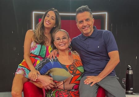 Estefania Berardi con Carmen Barbieri y Ángel de Brito. Foto: Instagram @estefaniaberardi.