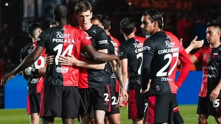 Triunfo de Colón ante Argentinos Juniors.. Foto: Twitter @ColonOficial