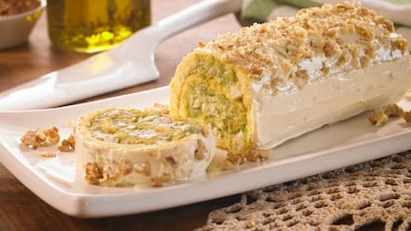 Pionono de pollo y palta.