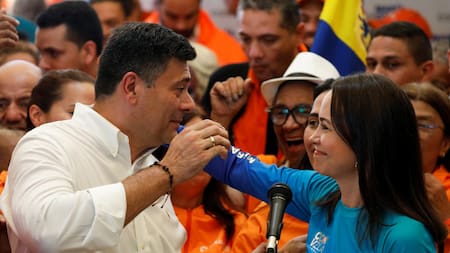 Freddy Superlano y María Corina Machado. Foto: Reuters.