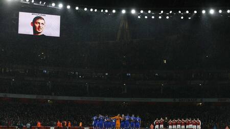 Emotivo homenaje a Sala - Cardiff vs Arsenal