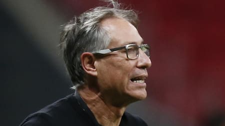 Holan renunció al Santos de Brasil un día antes de jugar con Boca por Copa Libertadores