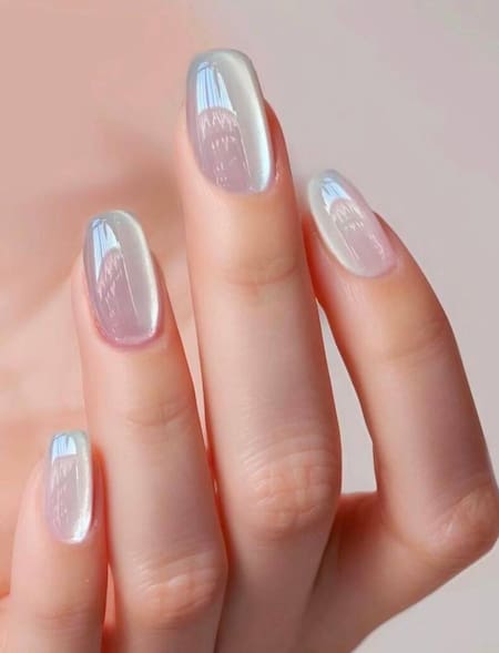 Chrome nails: la manicura futurista