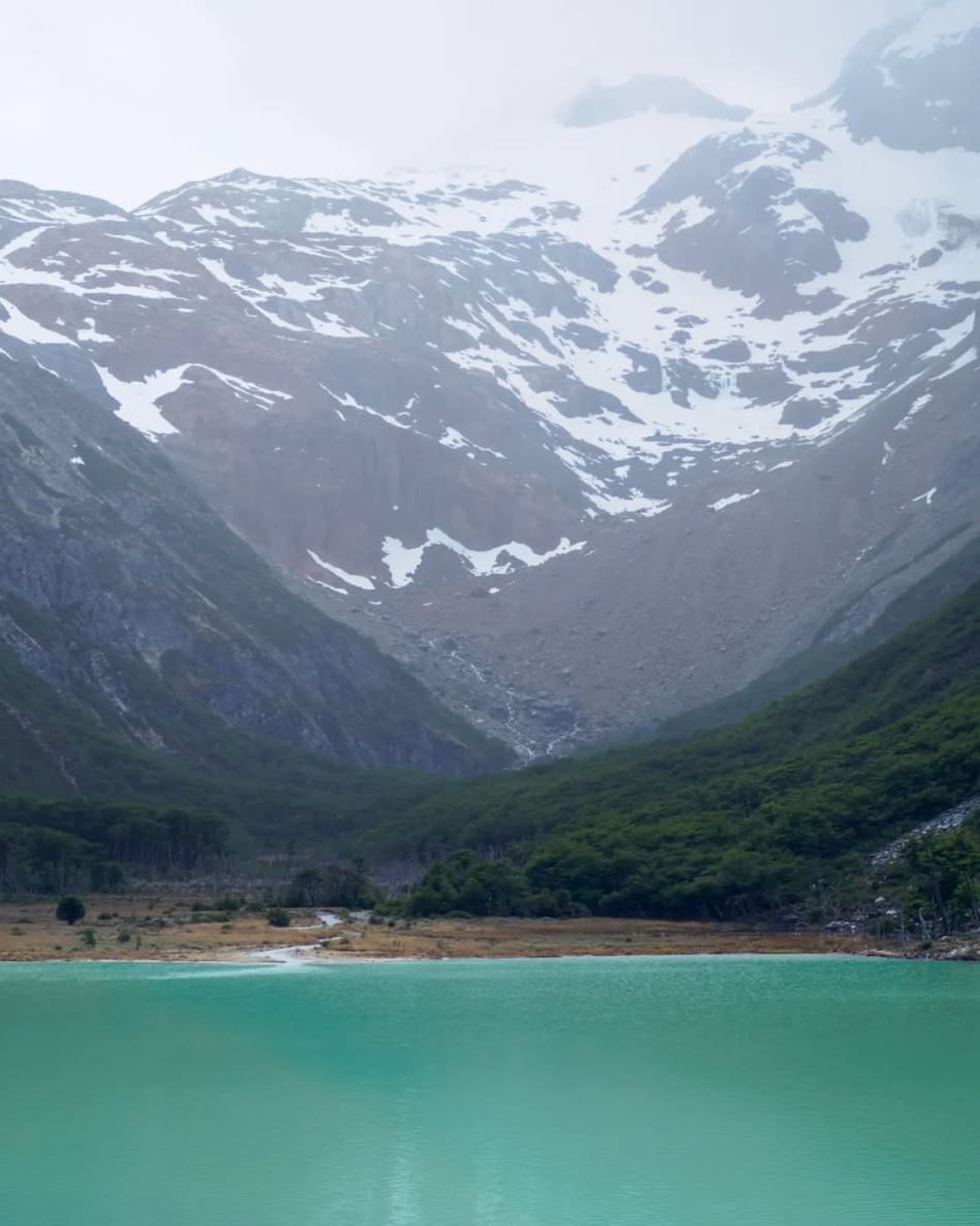 Laguna Esmeralda, Ushuaia. Foto Instagram @chemin2traverse_