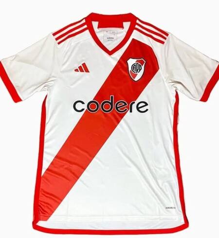 Posible nueva camiseta de River para la próxima temporada. Foto: Footy Headlines.