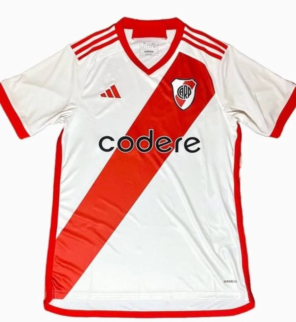 Posible nueva camiseta de River para la próxima temporada. Foto: Footy Headlines.
