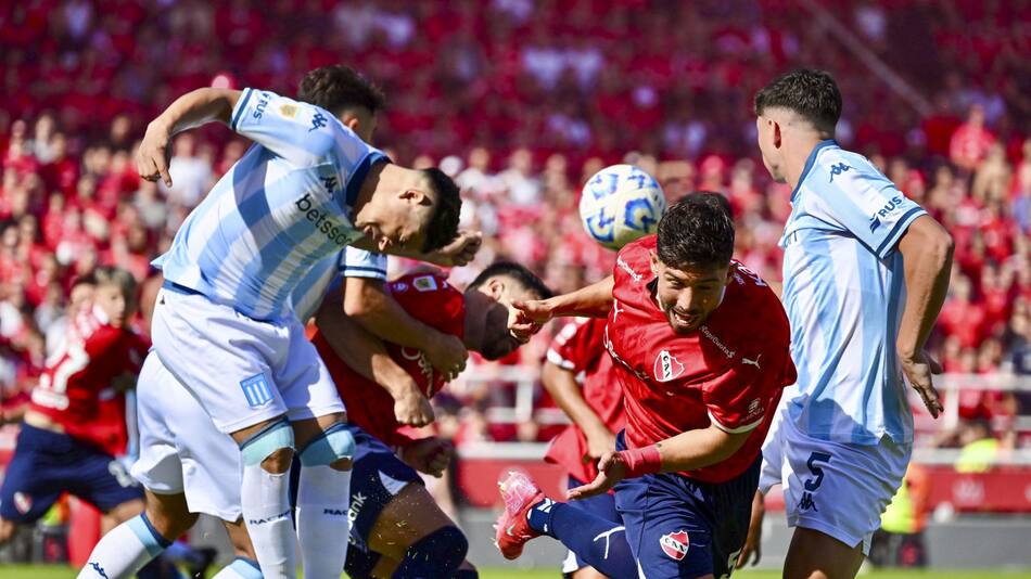 Independiente y Racing empatan 1-1. Foto: NA/Juan Foglia.