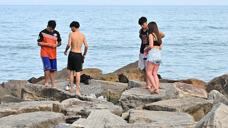 Parece calmo, pero no lo es: los riesgos ocultos del Río de la Plata que muchos subestiman al meterse al agua