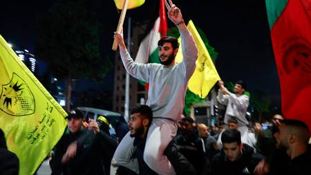 Una multitud recibió a los presos palestinos liberados por Israel. Foto: Reuters