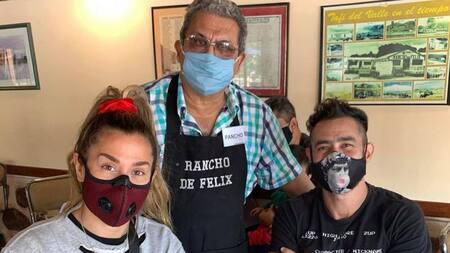 La nueva foto de Jimena Barón y El Tucu en un restaurant