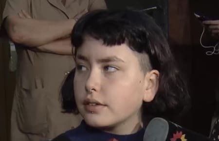 Bianca - Alumna sancionada e colegio por no usar corpiño