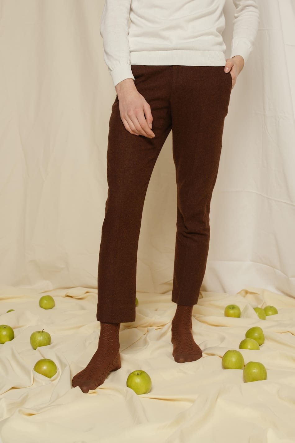 Pantalón de corderoy. Foto Freepik