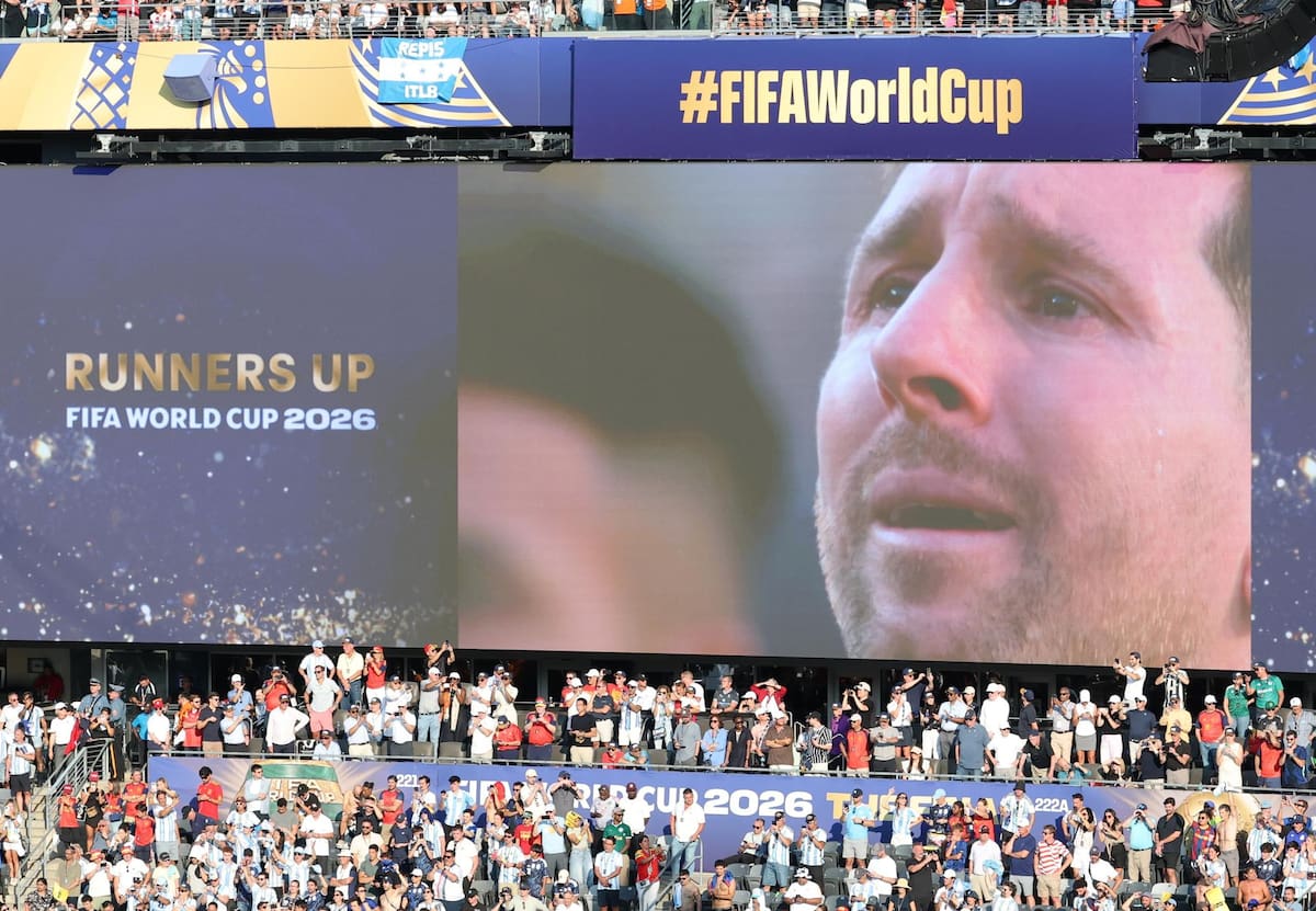 Lionel Messi llora tras perder contra España