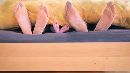 ¿Andar descalzos enferma o es recomendable? Foto: Unsplash.