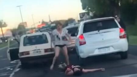 Joven agredido por dos boxeadores de kick boxing