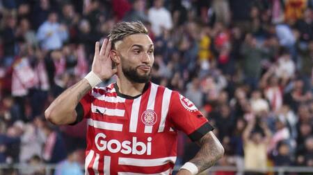Festejo de Valentin Castellanos para el Girona ante el Real Madrid por la Liga. Foto: EFE.