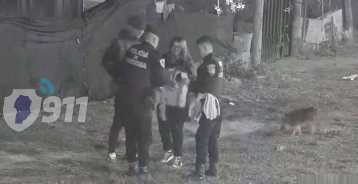 La madre no entendía lo que estaba sucediendo. Foto: captura video 911.