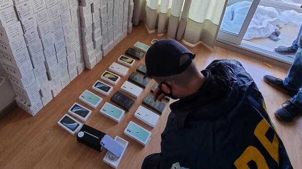 Inédito golpe al contrabando de celulares, autos y electrónica en Argentina