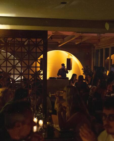 Costa7070, restaurante en la Costanera. Foto: Instagram / costa7070.ba.