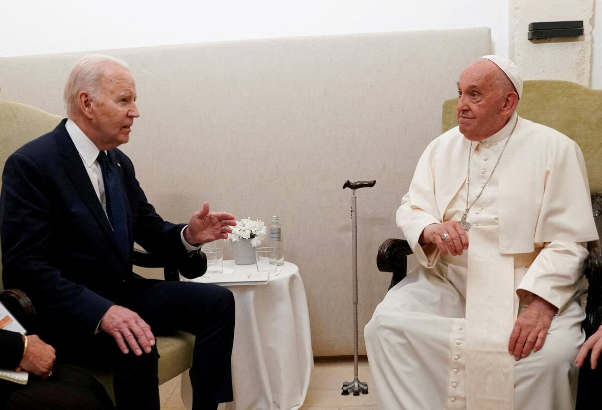 Joe Biden y el papa Francisco. Foto: archivo Reuters