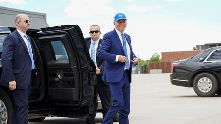 Joe Biden llegando a una ceremonia de una academia militar en Colorado. Foto: Reuters.