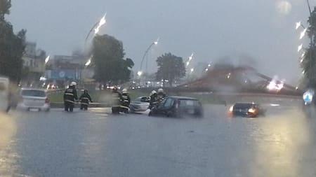 Fuertes inundaciones tras las lluvias en el AMBA.