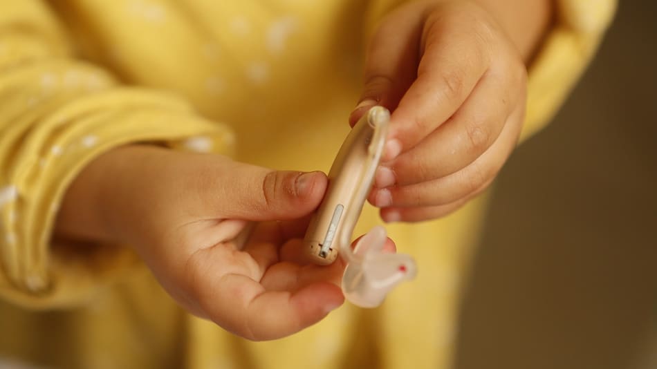 Terapia experimental para tratar la sordera hereditaria en niños. Foto: Pixabay.