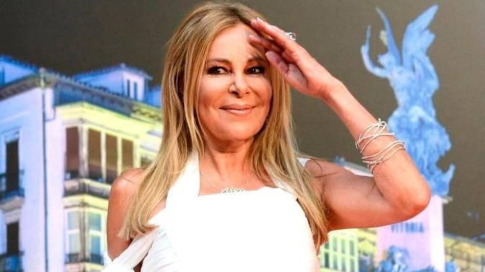 Ana Obregón fue madre a los 68 años. EFE