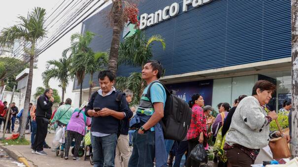 Se intervino un banco en Bolivia y los ahorristas tomaron varias sedes