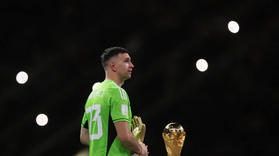 Emiliano Martínez fue elegido mejor arquero del Mundial. Foto: Reuters.