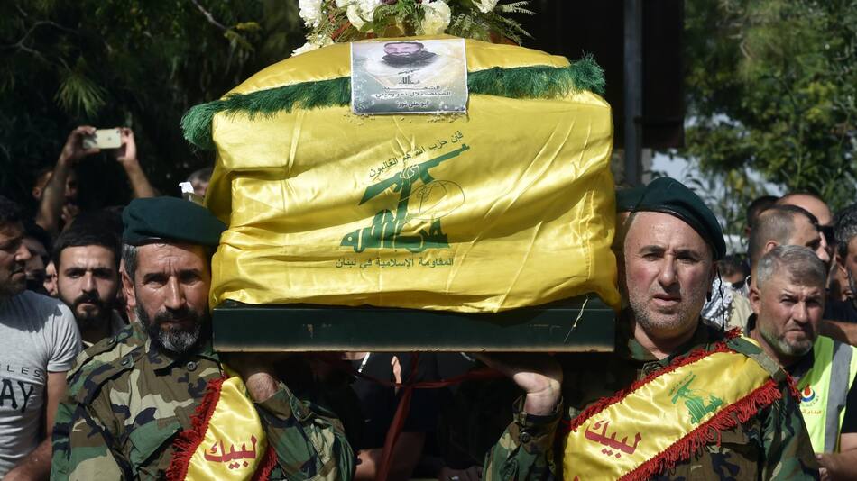 Funeral de miembro del Hezbollah en El Líbano. Foto: EFE.
