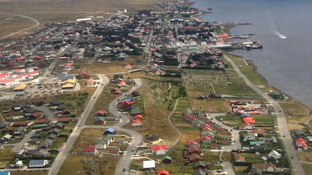 Vista aérea del Puerto Stanley. Foto: Wikipedia