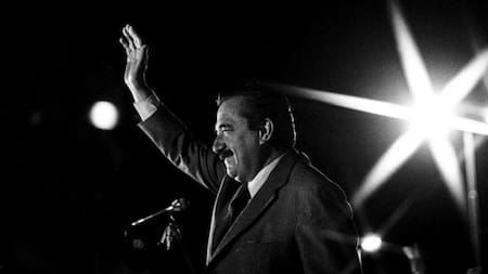 30 de octubre, Día de la Recuperación de la Democracia en Argentina: Raúl Alfonsín gana las elecciones