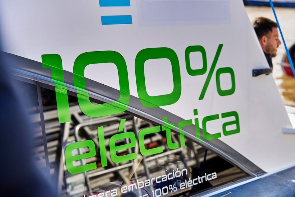 Primera embarcación eléctrica de pasajeros en la Argentina. Foto: Prensa.