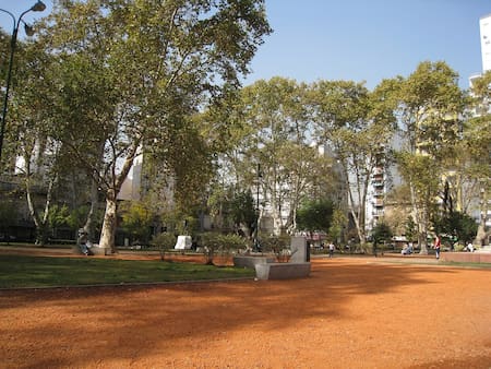 La plaza anteriormente era llamada Plaza de los Ingleses