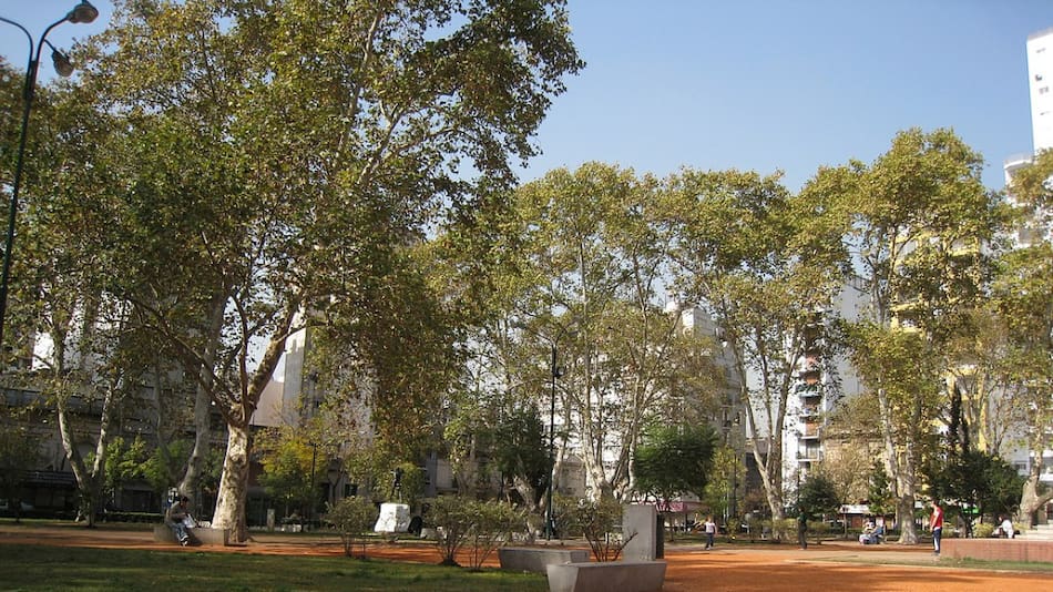 La plaza anteriormente era llamada Plaza de los Ingleses