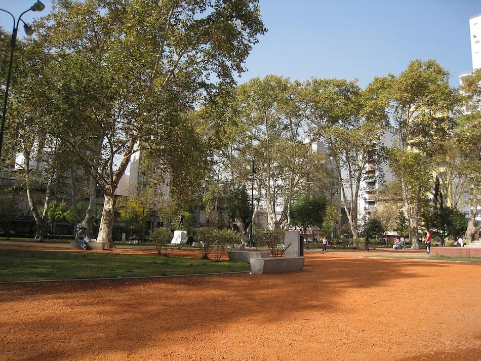 La plaza anteriormente era llamada Plaza de los Ingleses