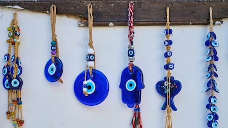 Ojo turco; mal de ojo; envidia. Foto: Unsplash.