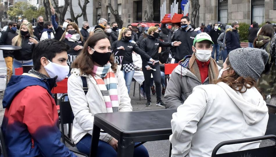 Coronavirus, Argentina, pandemia, reuniones sociales, NA