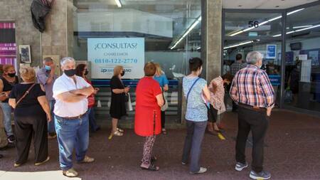 Jubilados, cobro. Foto: NA.