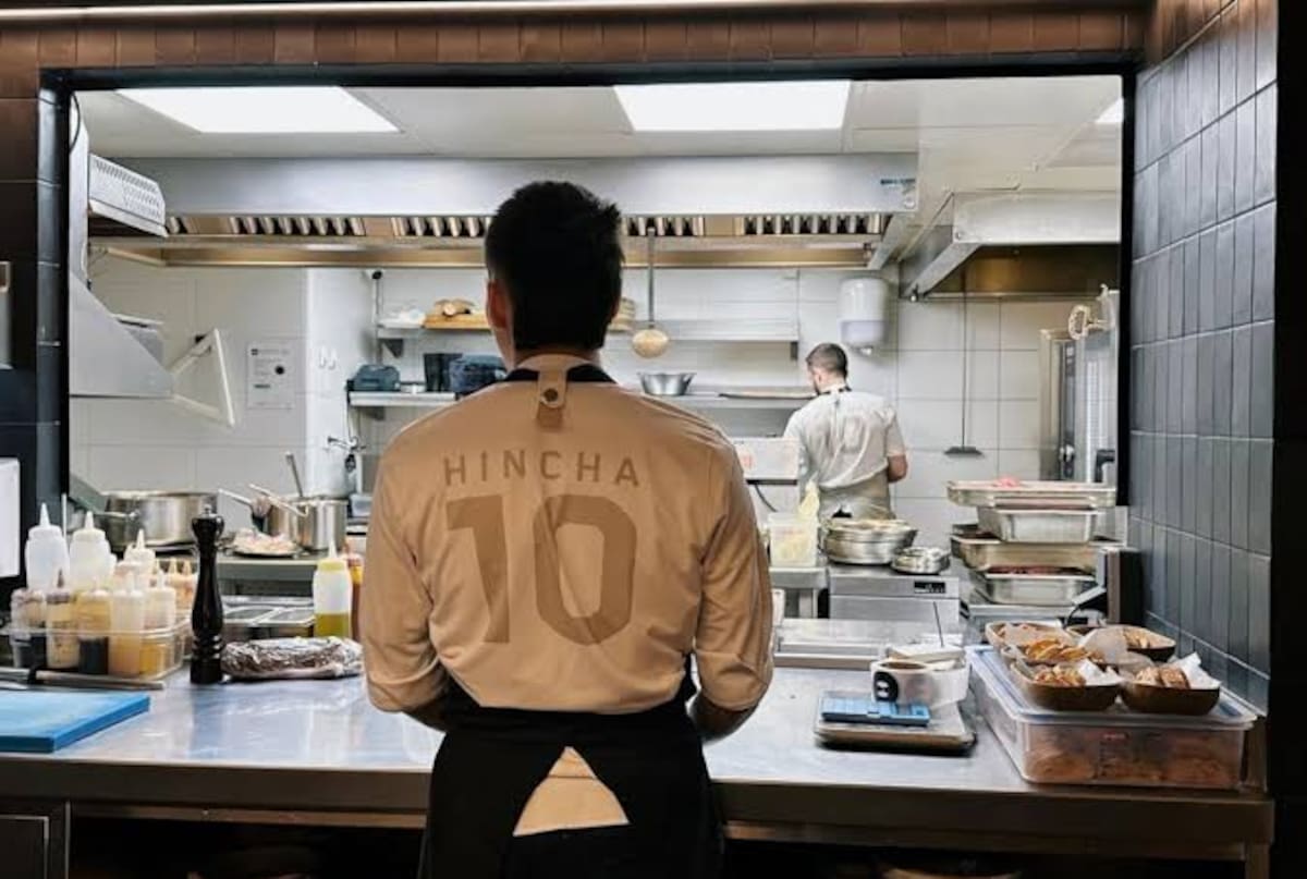 El restaurante de Lionel Messi en Andorra, con diseño moderno y ambiente inspirado en el fútbol.