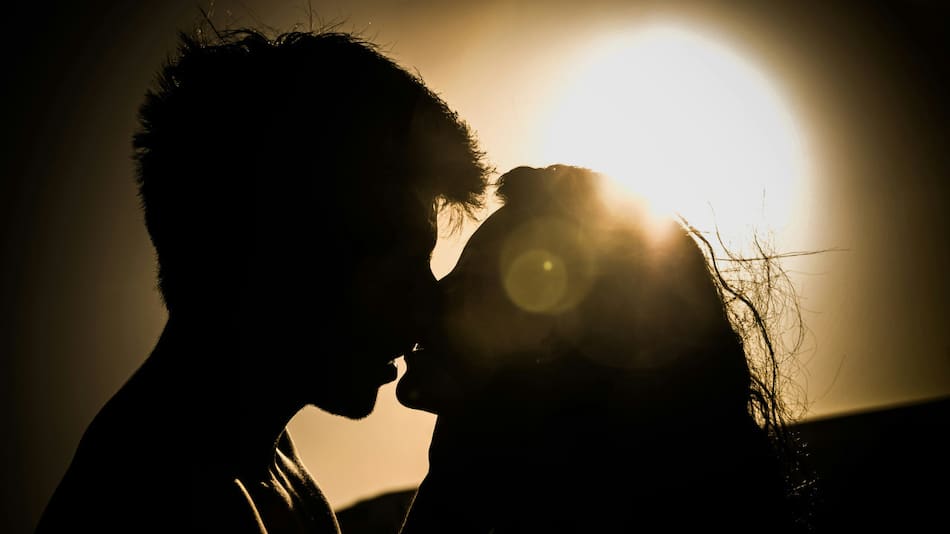 Besar, besos. Foto: Unsplash.