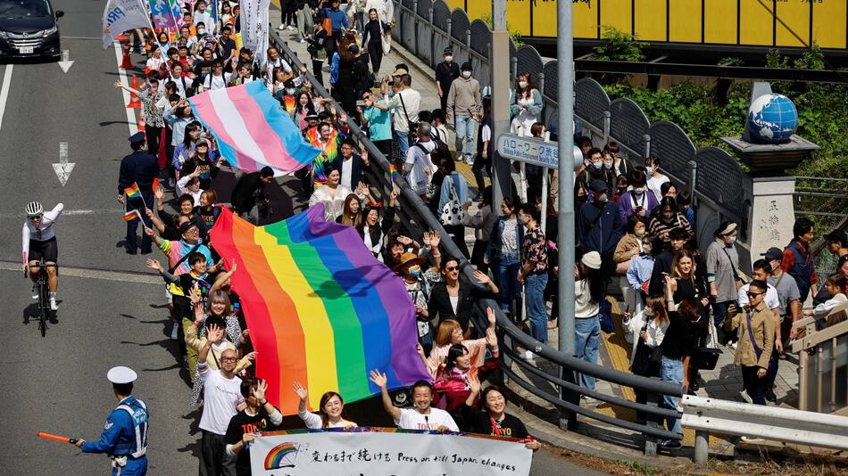 Desfile del Orgullo Arcoíris en Tokio. Foto: Reuters