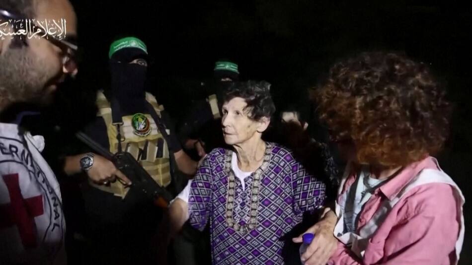 Liberación de rehenes victimas de Hamas. Foto: Reuters