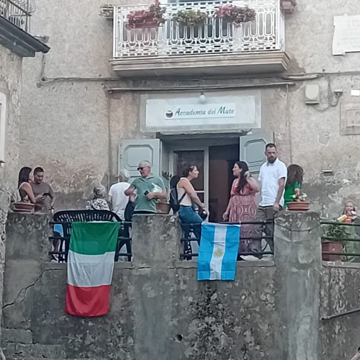 Lungro, el pueblo italiano que convirtió al mate argentino en una tradición europea